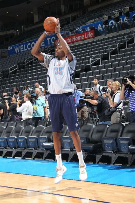 Kevin Durant Wears Whitegold Nike Zoom Kd Iv Sole Collector