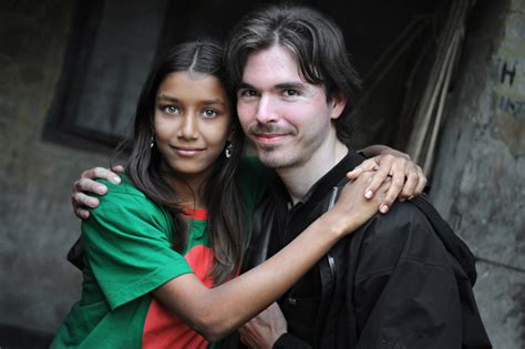 The Story Behind Photographing The Girl With Green Eyes In Bangladesh