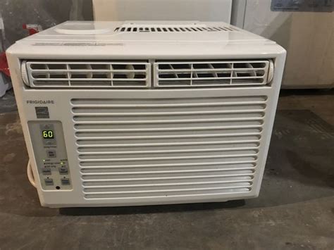 It will easily provide the cooling power needed to keep your space just the right temperature. Frigidaire Air conditioner window unit 5,000 BTU for Sale ...