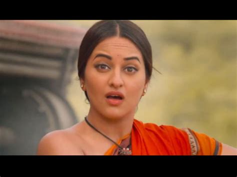 Sonakshi Sinha I Dont Want My South Career To End With Lingaa Filmibeat