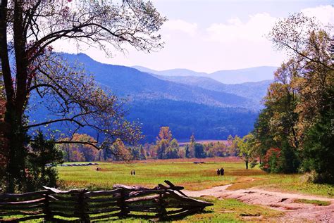 Cades Cove Great Smoky Moutains Paradise Smokey Mountains National
