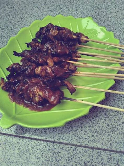 Cara panggang sate pakai teflon alat masak modern praktis membuat makanan. RESEP / CARA MEMBUAT SATE JAMUR TIRAM SAUS KACANG
