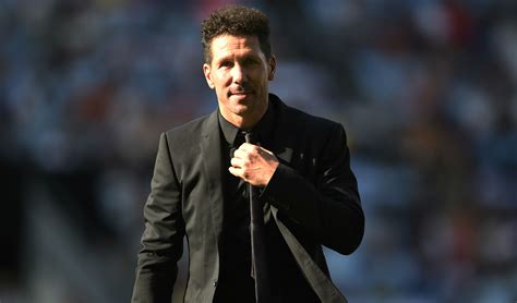 El cholo simeone lució su lomazo durante sus vacaciones familiares con carla pereyra en marbella. El 'Cholo' Simeone cerca de entrenar al Inter, según su ...