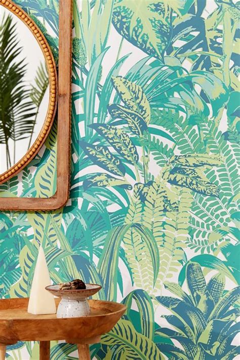 2019 Wants You To Fill Your Home With Bold Print Wallpaper Jungle