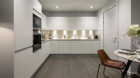 For those interested in checking out port olimpic (4.6 km) while visiting barcelona, apartamentos turisticos. Apartamentos minimalistas en el centro de Londres: Apartamento XY Air. - GAMADECOR Blog