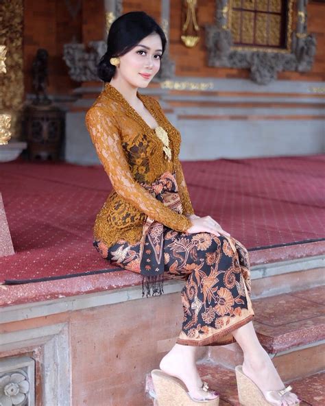 29 Model Kebaya Modern Terbaru 2019 Brokat Kutu Baru Bali Dll Hijabtuts Myanmar