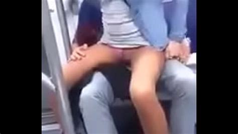 novios follan en el metro xvideos