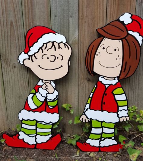 Christmas Linus And Peppermint Patty In 2021 Charlie Brown