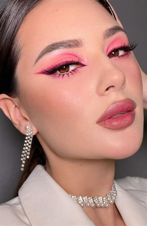 Gorgeous Makeup Trends To Be Wearing In 2021 Pink Watercolor Eye Makeup