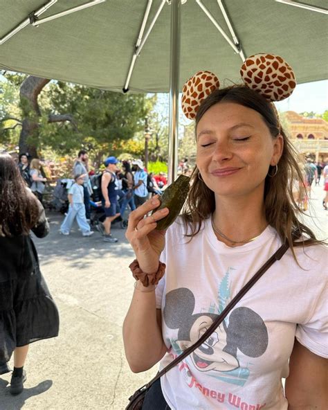 Aly Marie's Viral Instagram: Stop & Stare