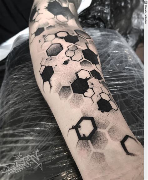 Hexagon Geometric Pattern Tattoo Sonakuenstler