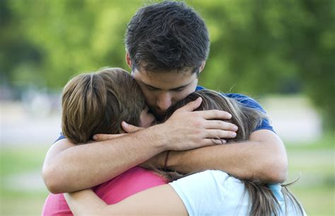 Feelings Determine How You Hug Others Dynamite News