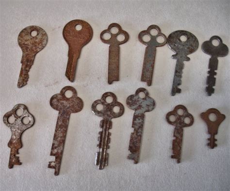 Vintage Lot Of 12 Flat Rustic Keys Furniture Keys Crafts Keys Jewelry