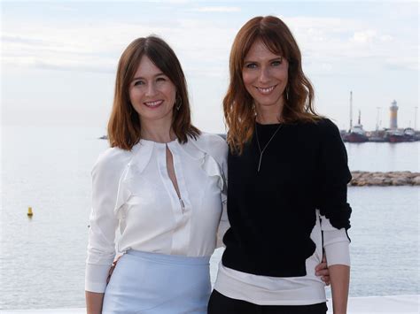 Doll And Em Tv Review Dolly Wells And Emily Mortimer Use Art To Imitate Their Life The