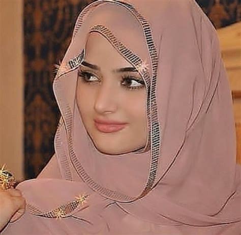 Chechnya Beauty Wanita Berlekuk Wanita Cantik Jilbab Cantik