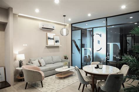 Untuk ruang tamu, maka karpet sebaiknya diletakkan di bawah sofa. Bingung Pilih Sofa Ruang Tamu? Yuk Mampir Kesini Dulu!