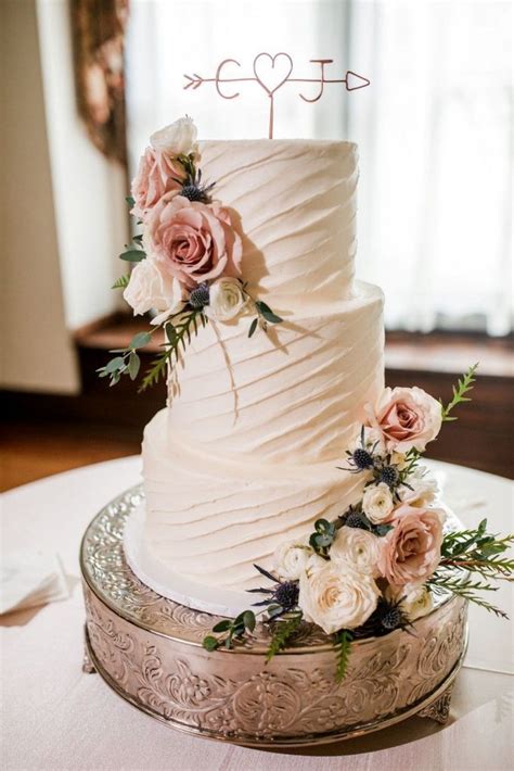 10 Easy Ways To Create A Simple And Elegant Wedding Cake Of Your Own