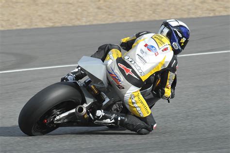 Gerade für tom lüthi war der plötzliche tod nur schwer zu akzeptieren. Tom Lüthi - Letzter Moto2 Test vor Winterpause in Jerez ...