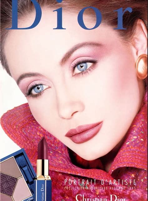 Jede bestellung wird sorgfältig in einer exklusiven geschenkbox von dior präsentiert Pin by Michele Craig on makeup in 2020 | Dior makeup ...