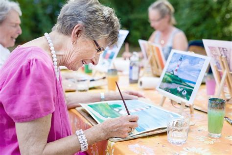 4 Creative Activities For Seniors To Connect With Their Community