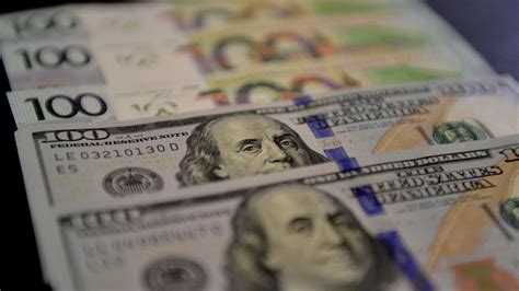 Белорусский рубль укрепился к доллару США и евро на торгах в пятницу ...