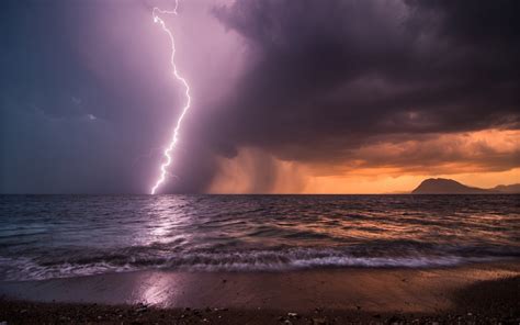 Free Download Wallpaper Sea Evening Sky Storm Lightning Shore Beach