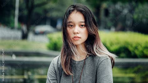 Fotografia Do Stock Portrait Of Chinese Teenager Asian Appearance