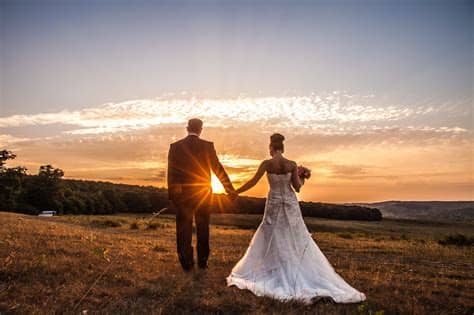 Drum jubeln wir aus vollen kehlen: 70 bezaubernde Hochzeitswünsche für eine glückliche Ehe ...