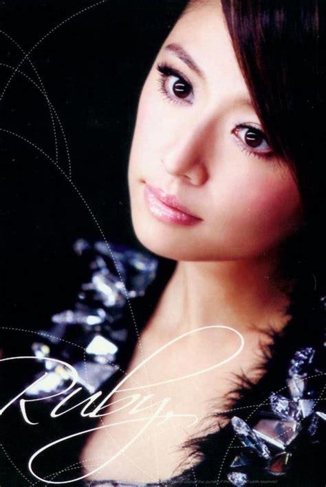 Chiều ngày 5/10, lâm tâm như đăng ảnh cắt từ phim hậu cung như ý truyện, kèm dòng trạng thái: Tiểu sử Lâm Tâm Như