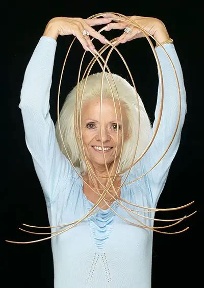 A Nail Biting Encounter With The Woman Who Has The Longest Fingernails Guinness World Records