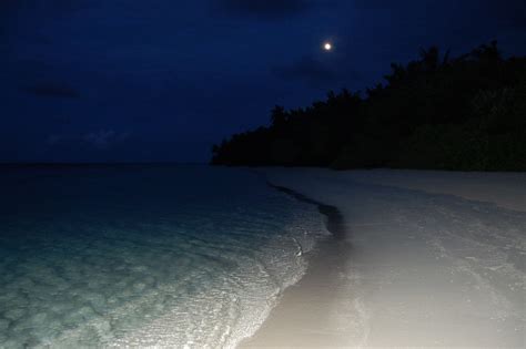 Maldives Night Time View Of The Beach At Vilamendhoo The Flickr