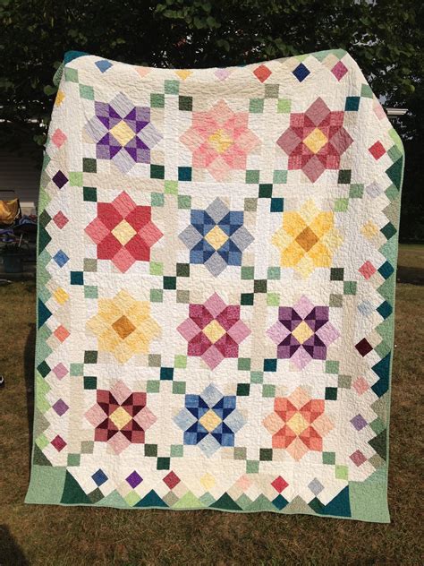 Flower Garden Quilt For My Sister Quilts Quilt Blanket Custom Quilts