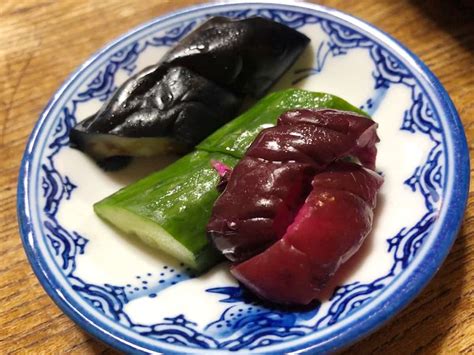 Usage appears to be shifting now from meaning specifically lightly pickled vegetables, to meaning pickled vegetables in general. 群馬 前橋 古久家｜うまいもの大好き