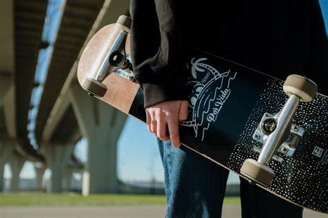 How To Hold A Skateboard Correctly The Essential Guide Skateboard Trends