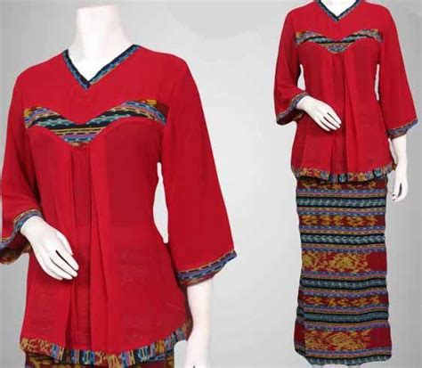 Jarik is a must outfit for kondangan, yeay or nay? 30+ Model Baju Atasan Dari Kain Sarung - Fashion Modern ...