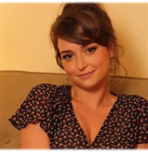 Milana Vayntrub Milana Vayntrub And She Is The Atandt Supervisor From Some Of Their New