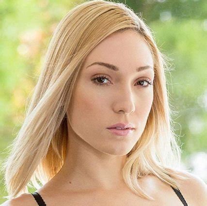 Lily Labeau Height