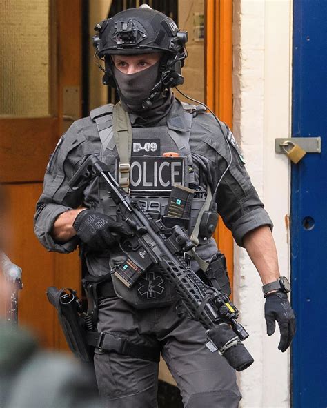British Firearms Officers Shared A Photo On Instagram “met Ctsfo” • See 1473 Photos And Videos