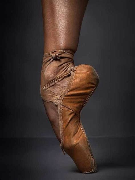 Pin By Portraits By Tracylynne On Melanin On Pointe Misty Copeland Pointe Shoes American