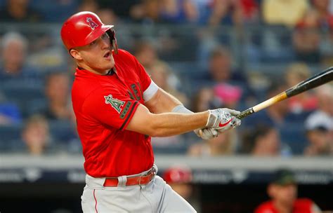 Mike Trout Ties Mookie Betts In Homer Race At Yankee Stadium With First