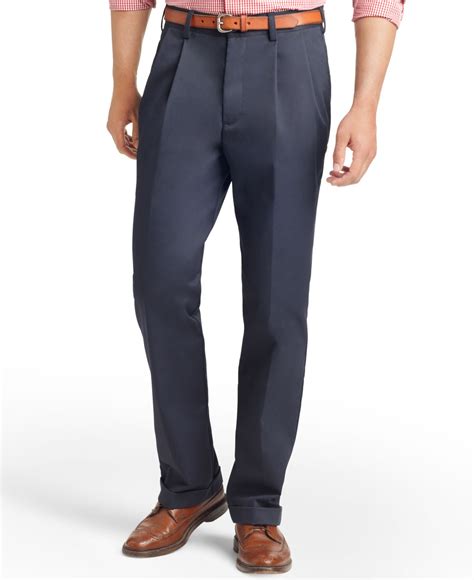 Izod American Pleated Classic Fit Wrinkle Free Pleated Chino Pants In