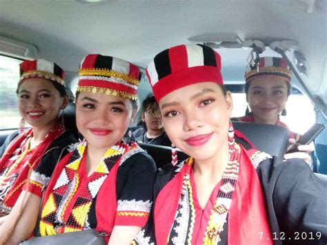 Pin On Sarawak Bidayuh Girl Borneo Traditional Costume