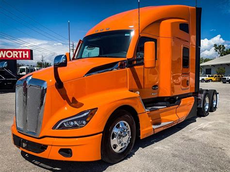 2024 Kenworth T680 Sleeper Semi Truck - 76" Raised Roof Sleeper