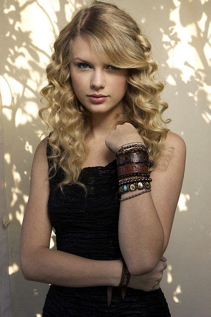 Taylor Swift Musician Hairstyle Curly Hair Styles Long Hair Styles