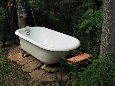 This free tutorial youtube video will provide step by step instructions for building a cedar hot tub in your own backyard. 19 best images about DIY hot tub on Pinterest | Cattle ...