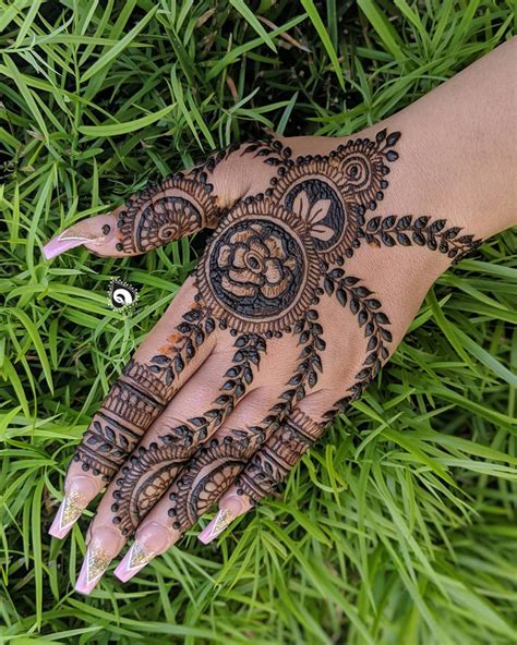 26 Exquisite Back Hand Mehndi Designs For Your Wedding