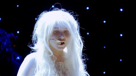 Beautiful Albino Girl Sing Sensual Song About Her Hard Life Stock Video