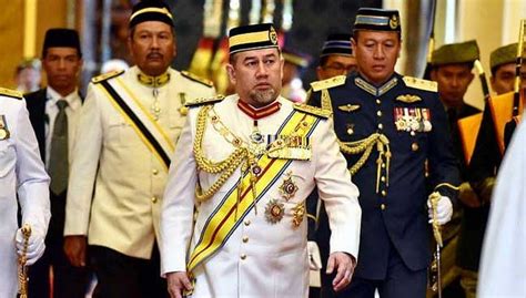 Bodyguard escort sultan muhammad v. Kerajaan akan bantu rakyat hadapi ekonomi global, kata ...