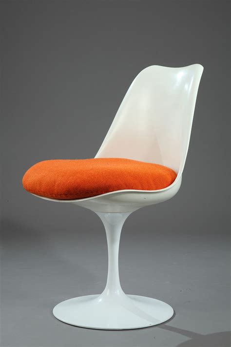 Vintage Tulipe Chair By Saarinen Fo Knoll In Orange Fabric And White