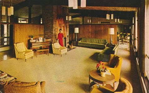 12 Cool Pics That Show Hotel Lobbies In The Us From The 1960s